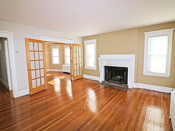 2nd image of 200 Somerset Ave #2