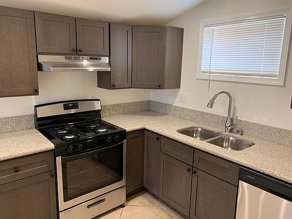 3rd image of 5652 1/2 Satsuma Ave