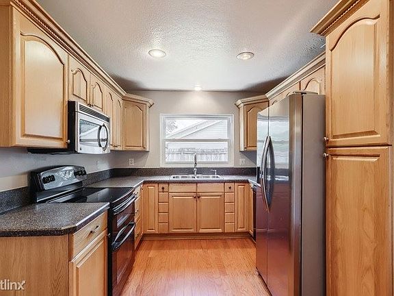 2nd image of 1539 Lawndale Cir