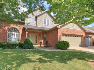 2207 Tawny Ln, Bloomington, IL