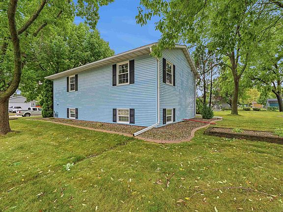 4th image of 1805 Orchard Ln