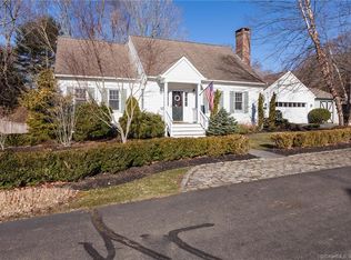 122 Dunk Rock Rd, Guilford, CT 06437