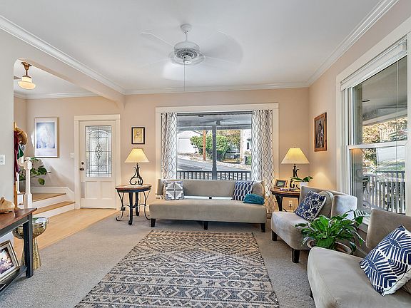 3rd image of 128 Nob Hill St