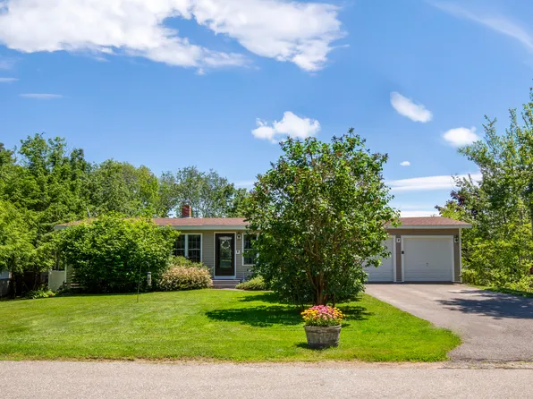 87 Acadia Drive, Rockland, ME 04841