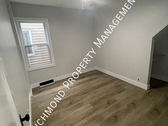 3rd image of 1042 Marion Ave #1042