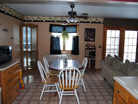 4th image of 284 Danbury Dr
