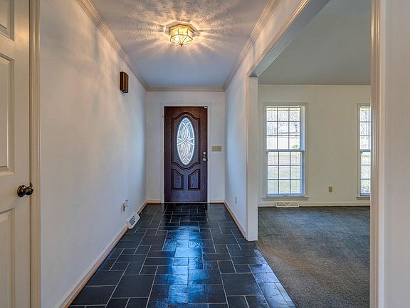 4th image of 403 Brookledge Dr