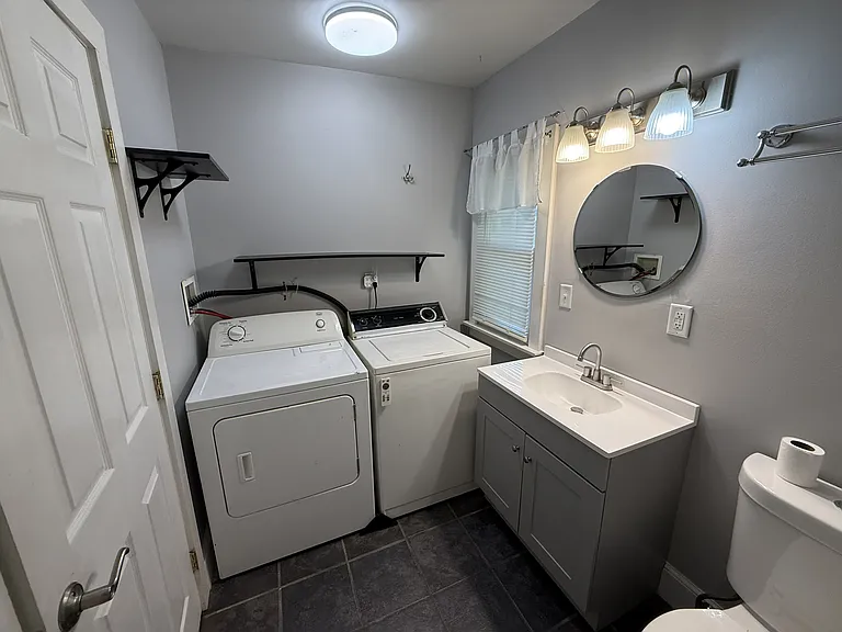 247 Edin Ave — Photo 6