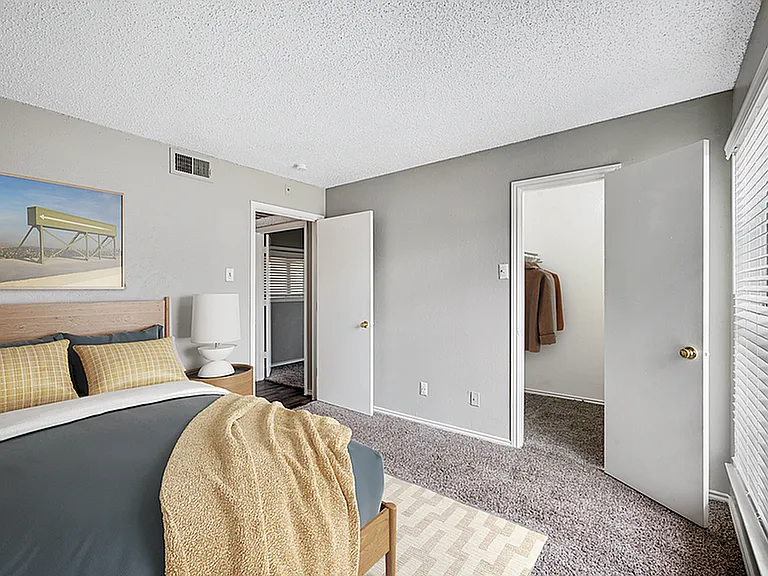 Westmoor Apartment Homes — Photo 34