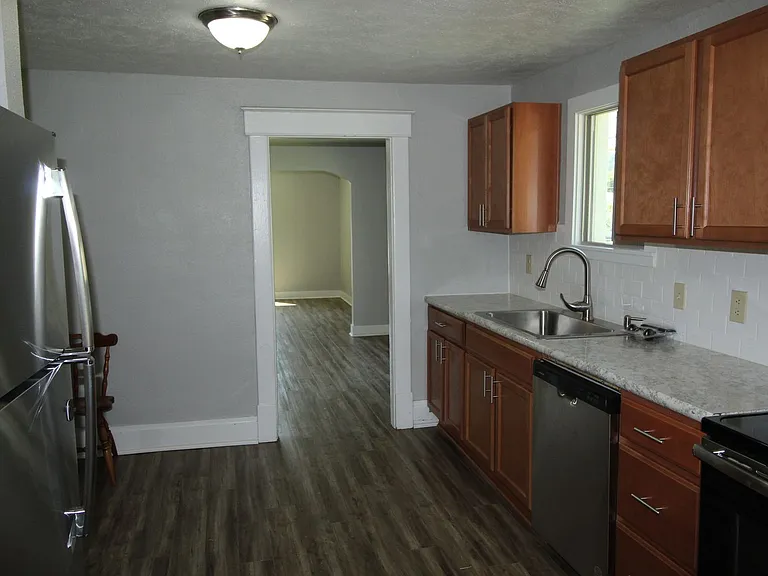 2311 E 4th Ave — Photo 9