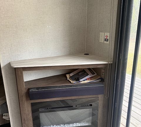 4th image of 351 Inwood Dr #C