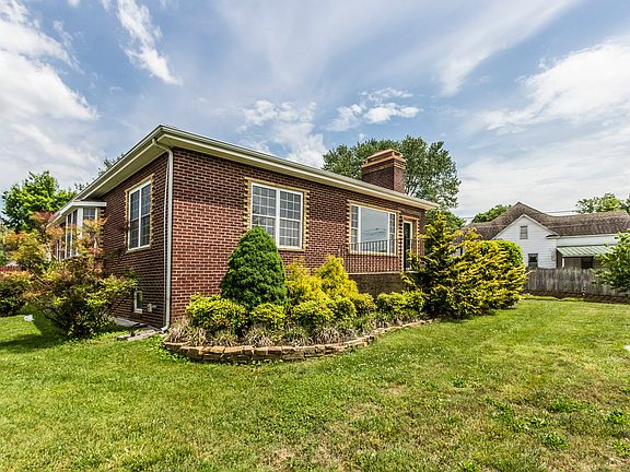 2nd image of 5220 Jacksboro Pike
