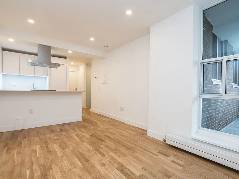 230 Oak St — Photo 26