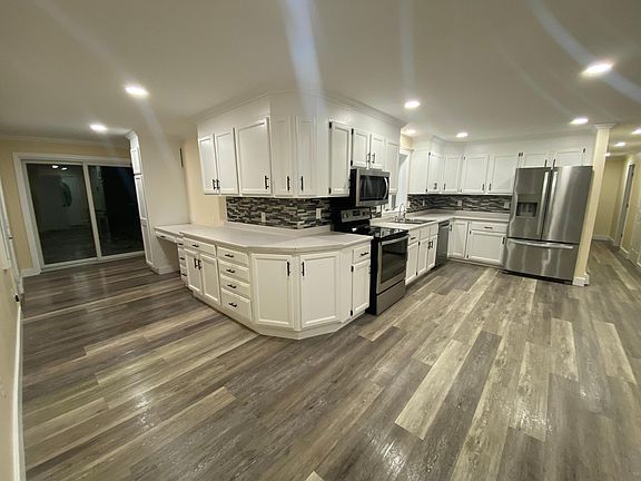 Entrance into Kitchen