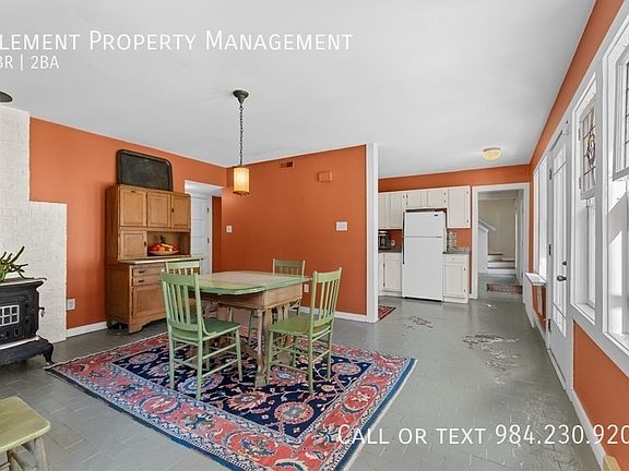 4th image of 303 Henderson St #A