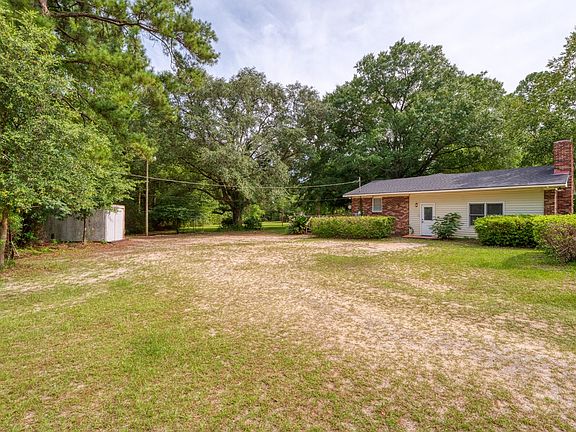4th image of 470 Parkview Cir