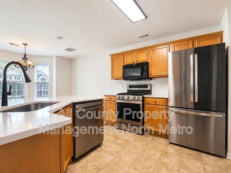 Stonebrooke Commons — Photo 4