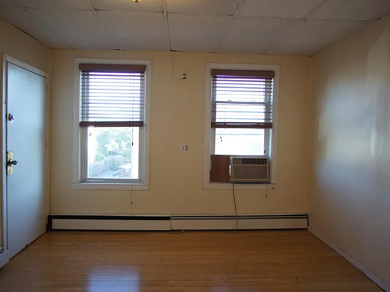 48 America St #2R — Photo 15