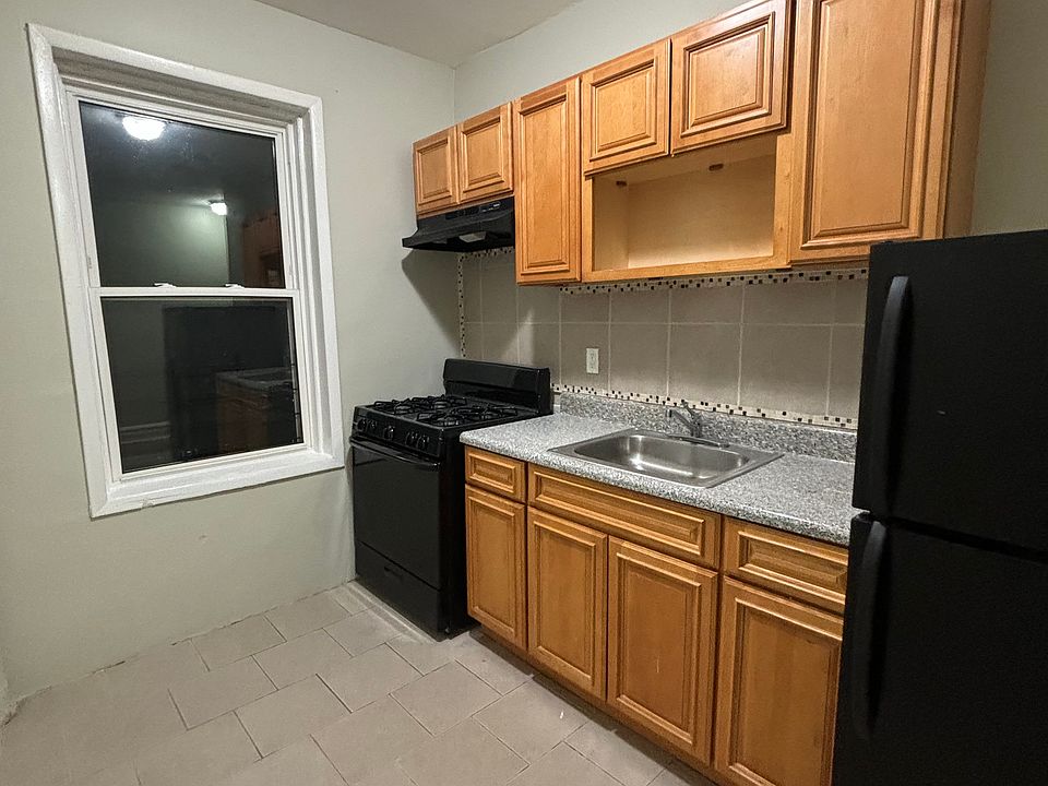1st image of 196 Roseville Ave APT 45