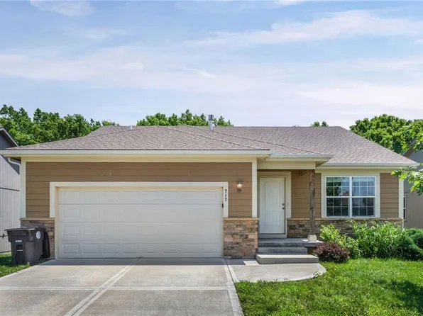 717 Samantha Ln, Belton, MO 64012