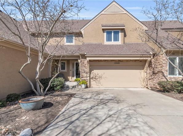 13909 S Summit St, Olathe, KS 66062