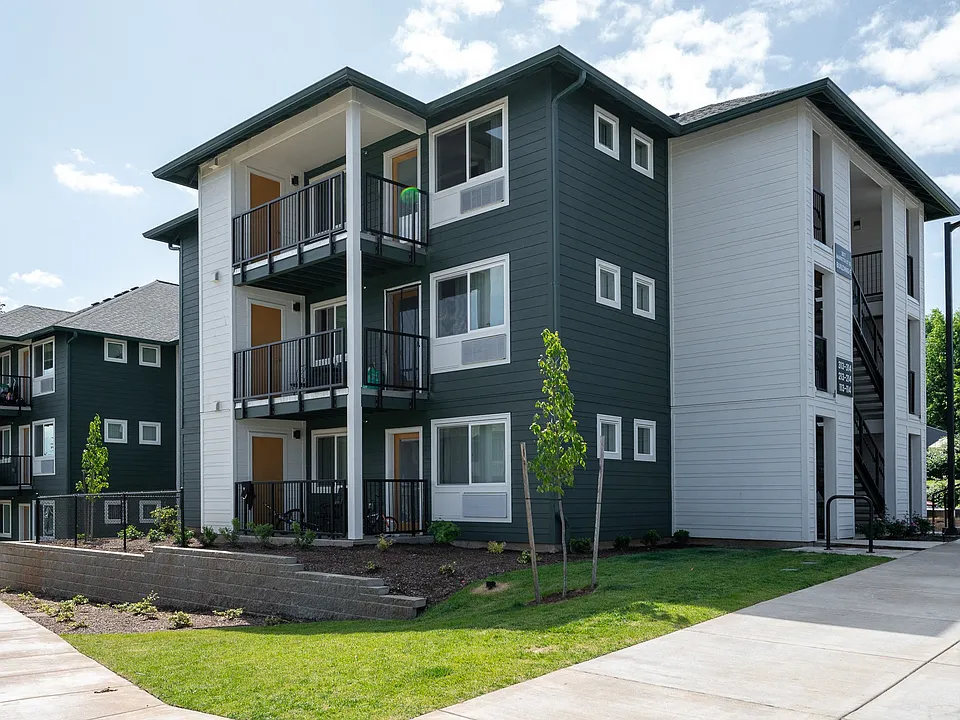 Grand Fir Apartments