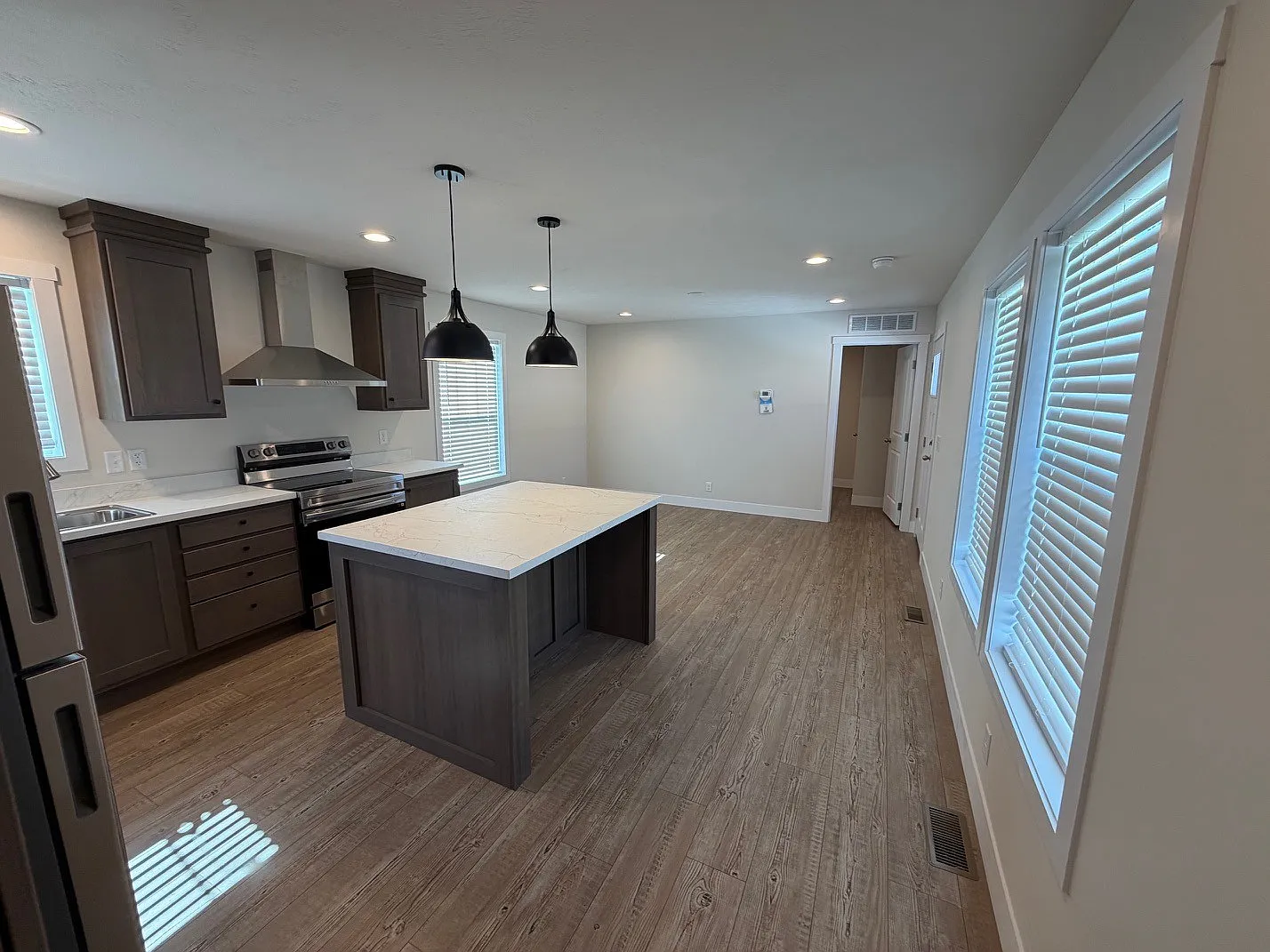 2 bed, 832 sqft, $1,400 — Photo 2
