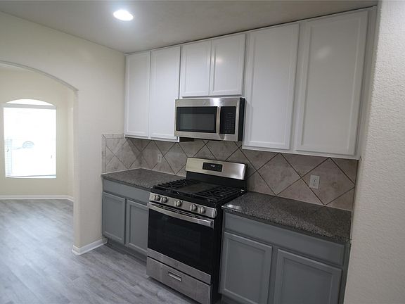 4th image of 3255 View Valley Trl