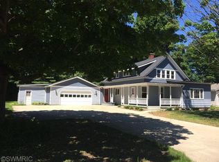 682 Saunders Ave, Holland, MI