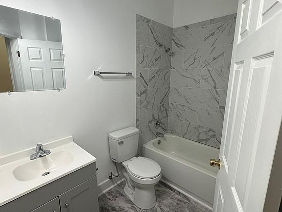 4th image of 2224 W Grace St APT 1