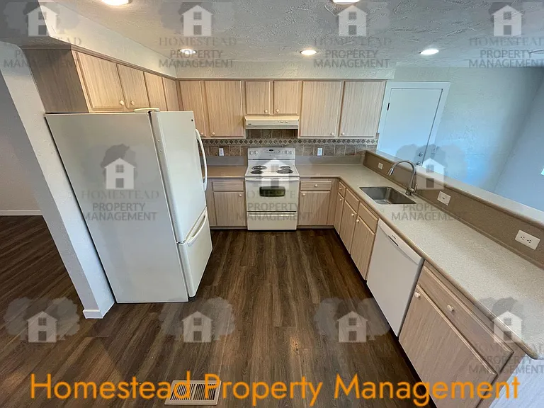 130 Cottonwood Ct — Photo 7