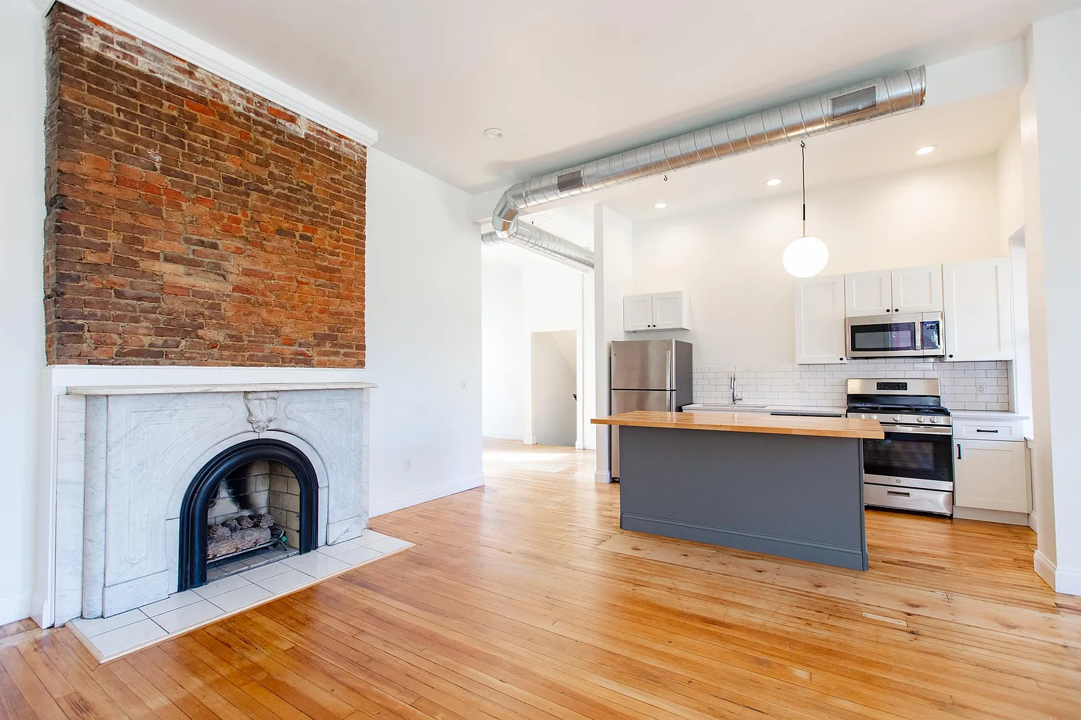4406 Butler St #11017845 photo 1