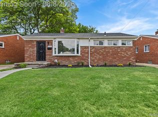 22121 Whitmore Ave, Oak Park, MI 48237
