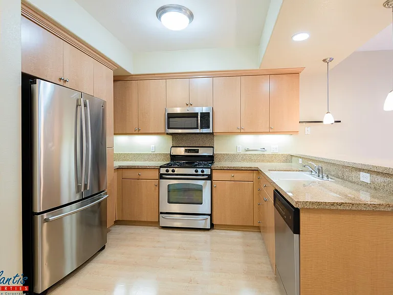 887 Sakura Dr — Photo 3