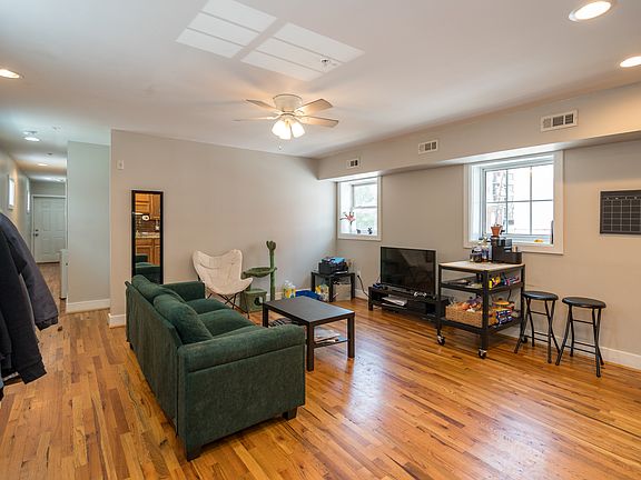 4th image of 417 W Grace St #C