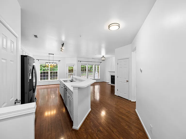 3228 Margellina Dr — Photo 13