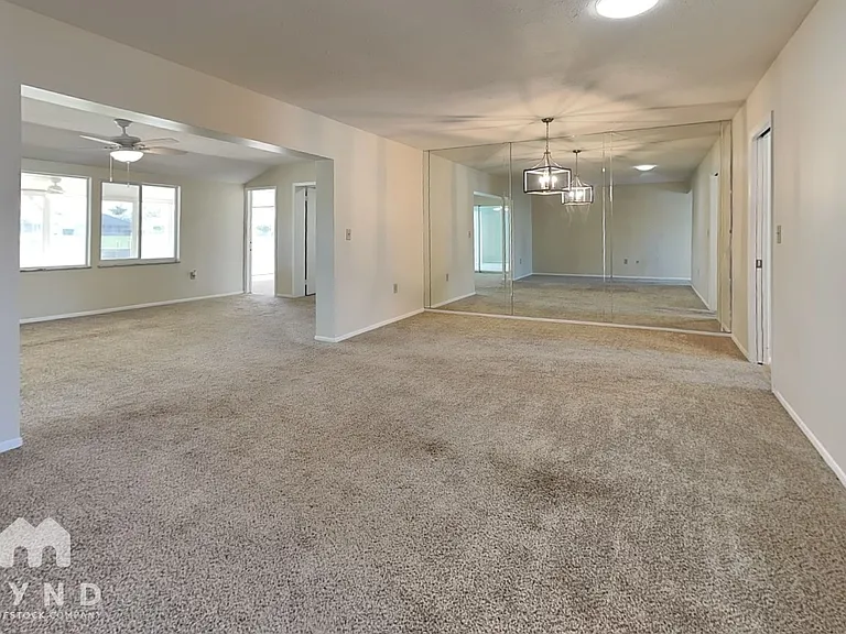 1511 W Del Webb Blvd — Photo 4