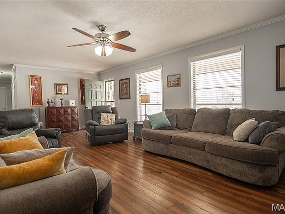 5th image of 2001 King Rd