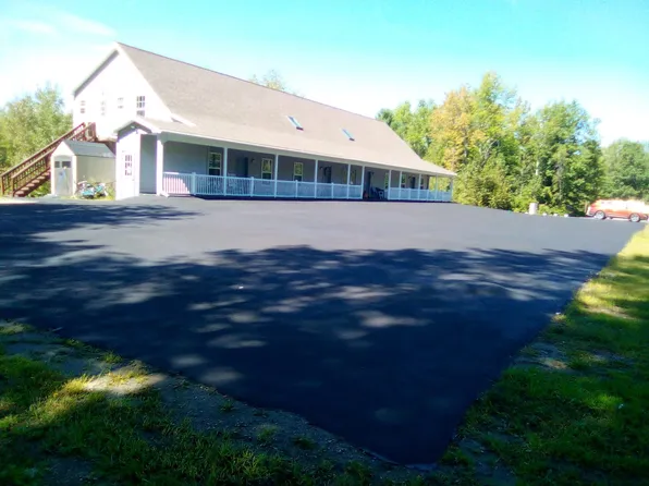 52 Village Dr #3, Corinth, ME 04427