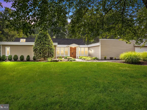 528 Countess Dr, Yardley, PA 19067