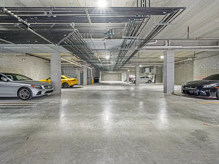 Elite Luxury Apartments — Photo 11