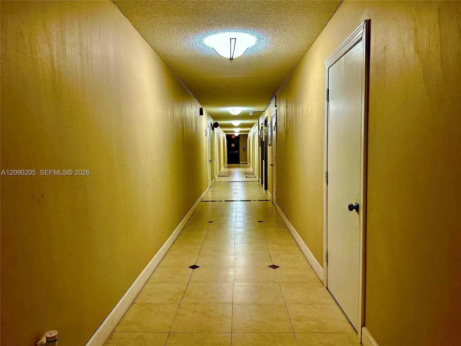 Stratford Towers Condo — Photo 3