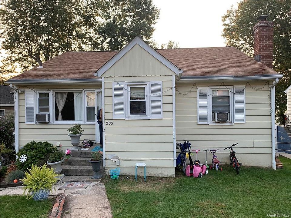 1st image of 203 Endicott Ave