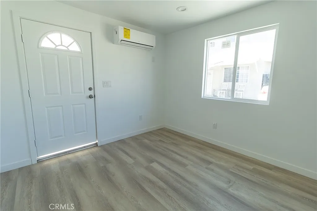 3 bed, 720 sqft, $3,100 — Photo 4