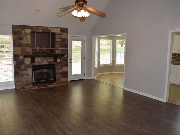 5th image of 542 Plantation Creek Dr