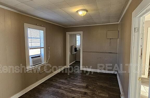 2nd image of 1806 Browning St