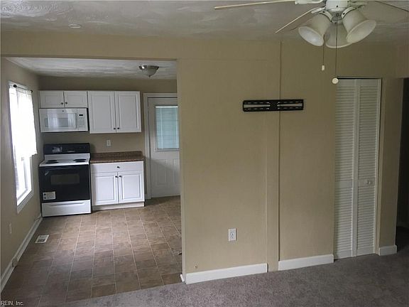 4th image of 299 Choate St