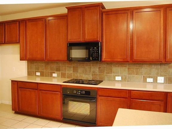 4th image of 804 Apple Hill Dr