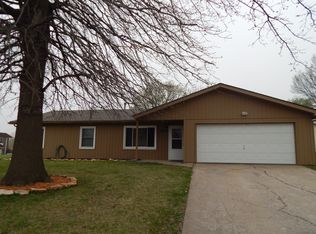 2405 Morningside Dr, Lawrence, KS 66047