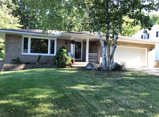 5208 Thoreau Dr, Parma, OH 44129